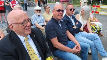 54591000965_b515f785d2_h